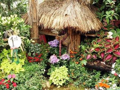 World Homes and Gardens